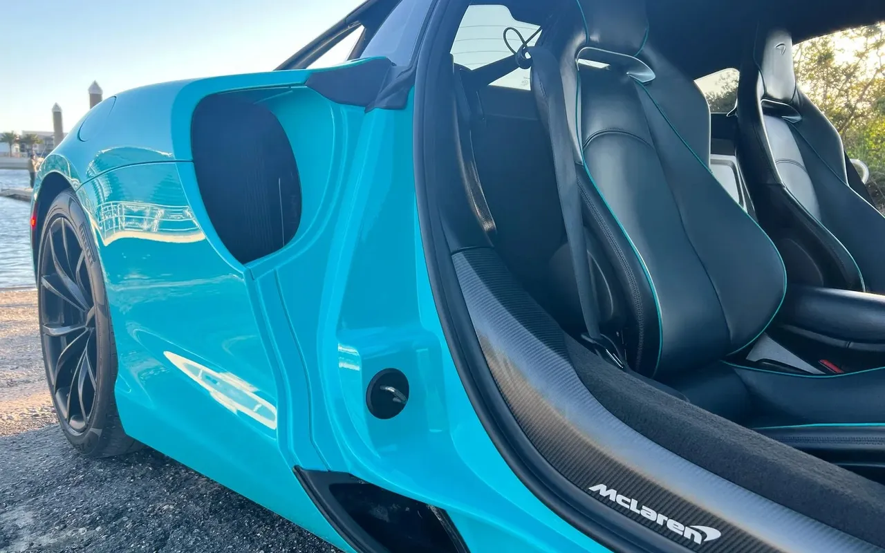 2023 McLaren Artura - Secondary View